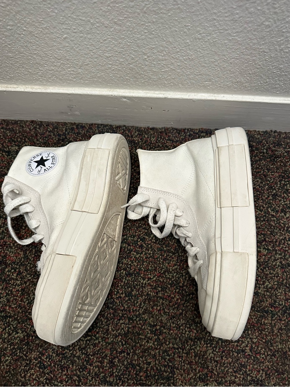 Converse High Top Platform Shoes. Size 9. - Picture 4 of 14